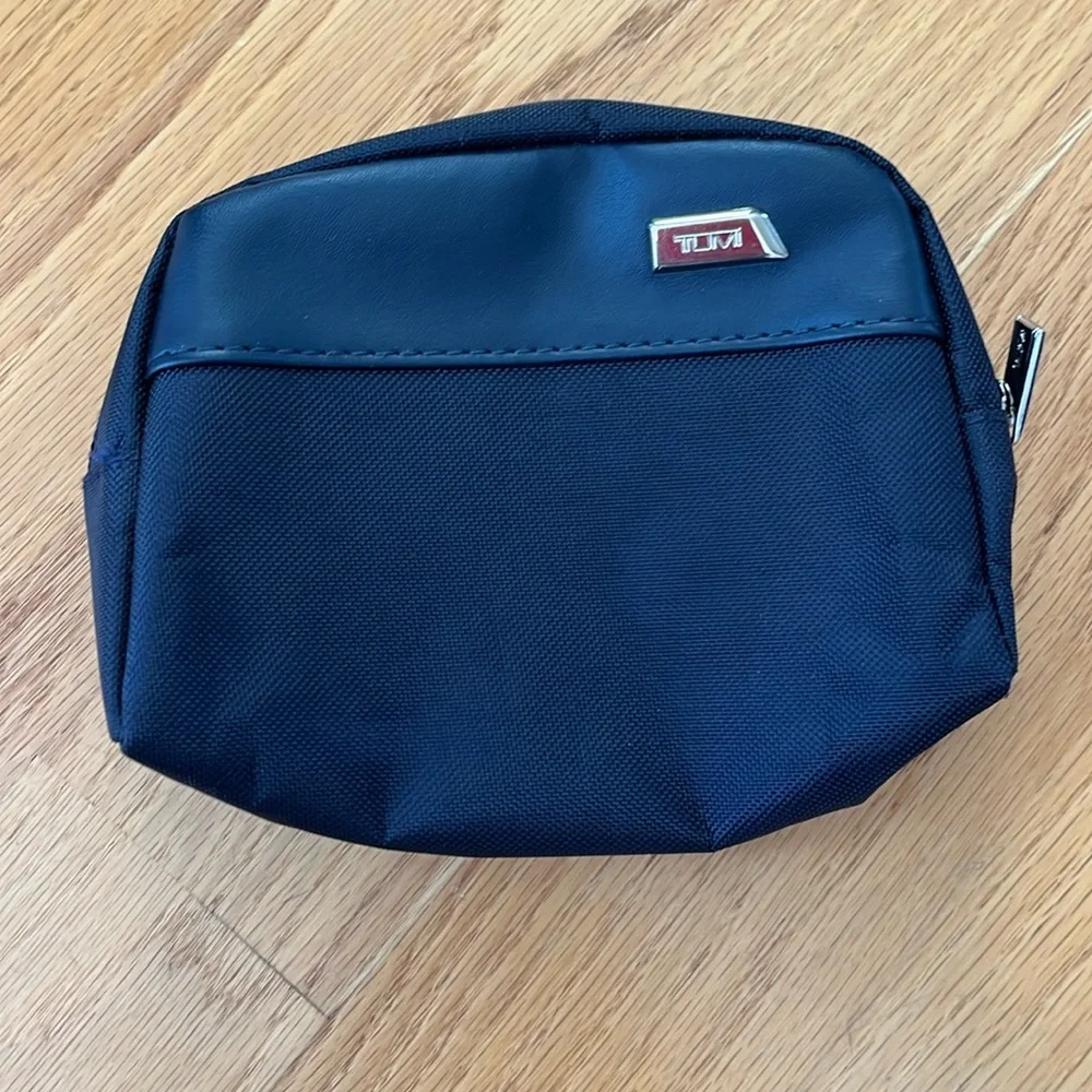Tumi for delta toiletry bag black